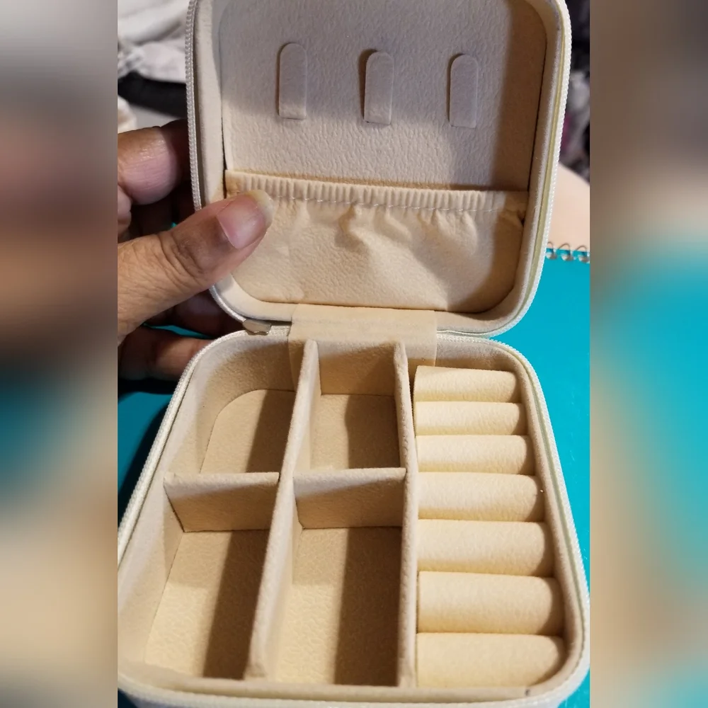 Best Mom Ever Small Travel Jewelry Box with a Free Pair of Earrings & Bear Set